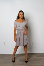 Load image into Gallery viewer, Black and white Wrap pleated skirt