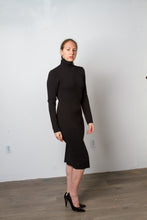 Cargar imagen en el visor de la galería, Black long sleeve turtle neck dress